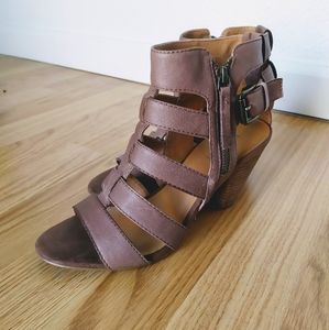 Nine West Cindyluo brown gladiator size 7.5
